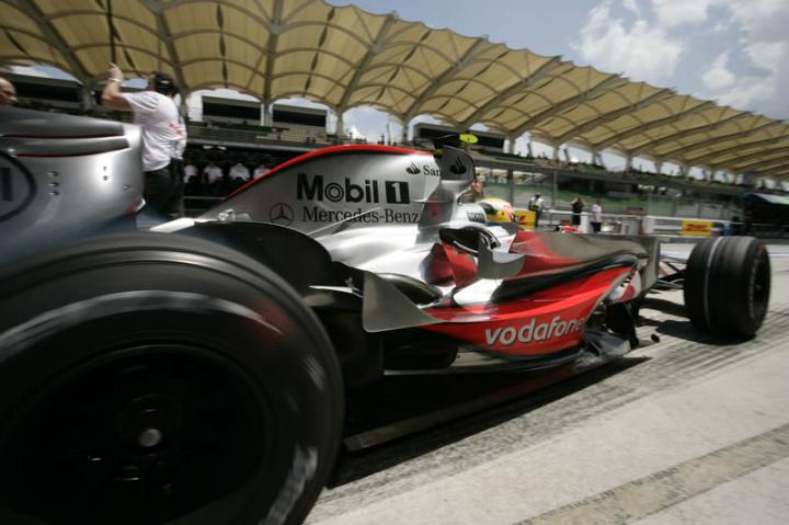 McLaren Lewis Hamilton 02