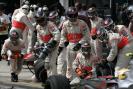 2007 GP Wegier Niedziela McLaren pit stop.jpg