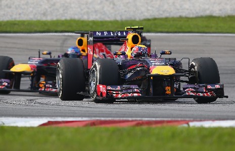 Mark Webber jeszcze przed Sebastianem Vettelem w GP Malezji 

2013