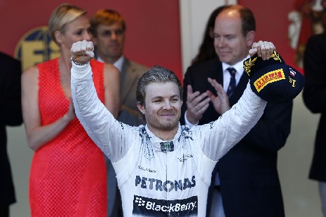 Rosberg cieszy się ze zwycięstwa w GP Monako 2013