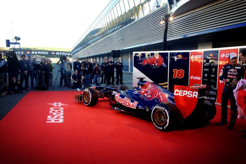 Pierwsze zdjęcie bolidu Toro Rosso STR8, 2013