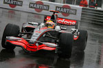 Hamilton wygrywa na mokrym torze w Monako