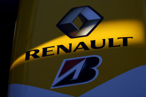 Renault sprzedaje udziały ale zostaje w F1
