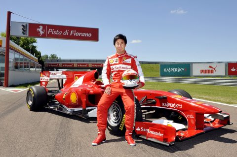 Kobayashi rozbił bolid Ferrari podczas pokazów