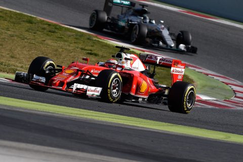 Ecclestone liczy na Ferrari