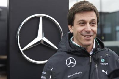 Wolff chce sprawdzić Rossiego i Ogiera w bolidach Mercedesa