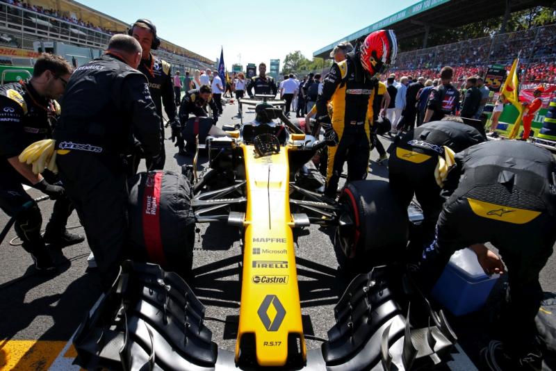 Renault odrabia jeden punkt do Toro Rosso