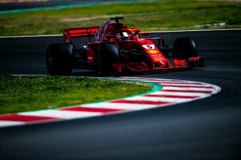 Vettel twierdzi, że Mercedes ma tylko 0,3 - 0,4 sekundy przewagi