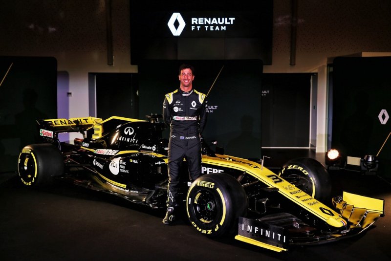 Renault zdążyło przygotować bolid na dzień filmowy