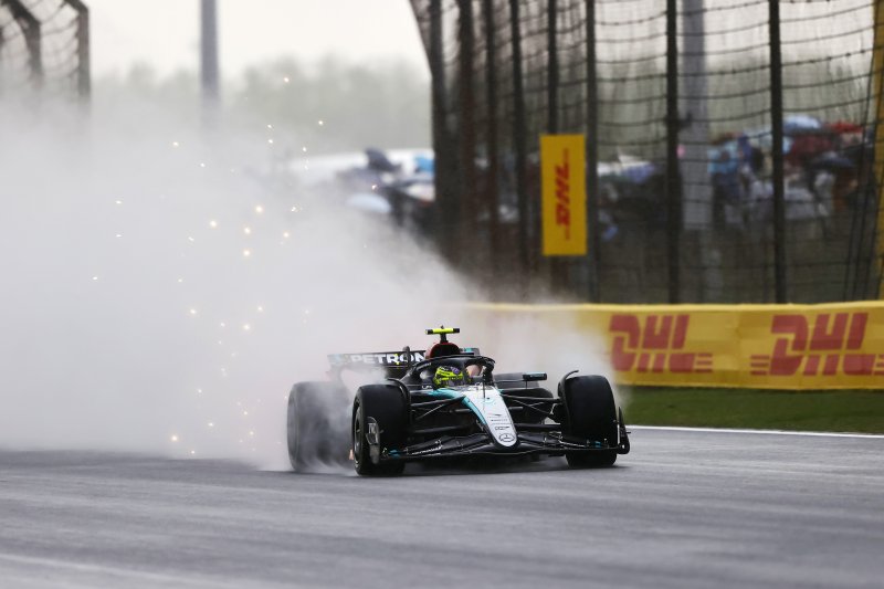 Hamilton otarł się o pole position do sprintu