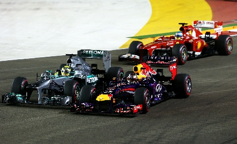 GP Singapuru 2013. Sebastian Vettel vs. Nico Rosberg