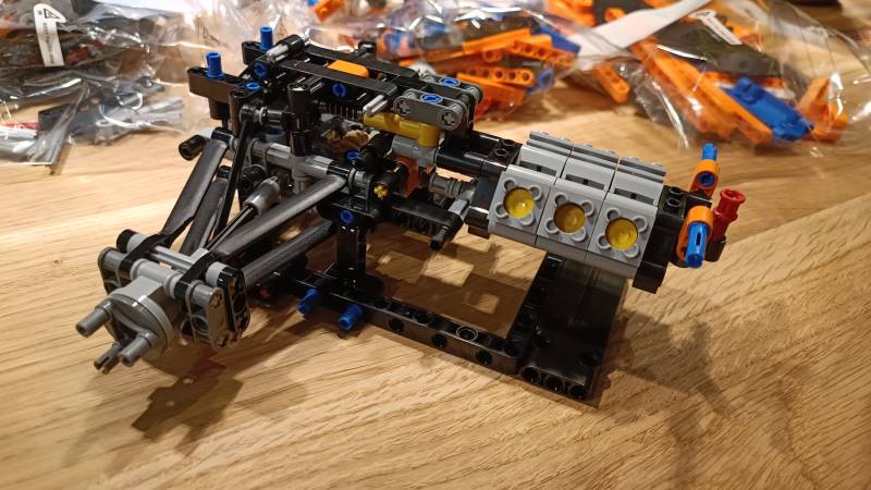 Zestaw Lego McLaren 2022 