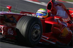 Ferrari zdominowało pierwsze testy pod Barceloną