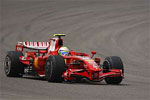 Ferrari dominuje w Bahrajnie