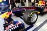 Testy opon Pirelli: Vettel najszybszy do przerwy