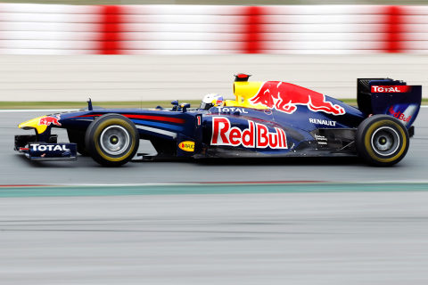 Vettel dyktuje tempo pod Barceloną