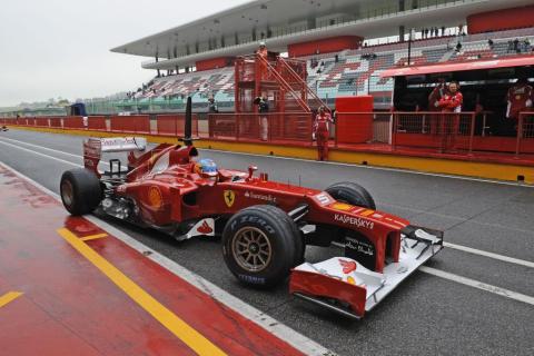 Alonso najszybszy w deszczowym Mugello