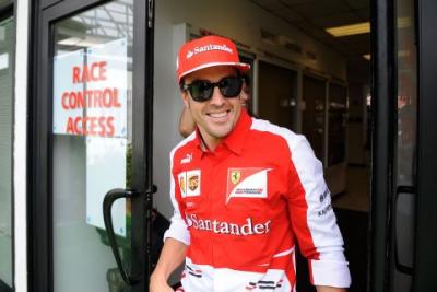 Alonso przed Massą po pierwszym treningu