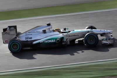 Q1: Mercedes najszybszy