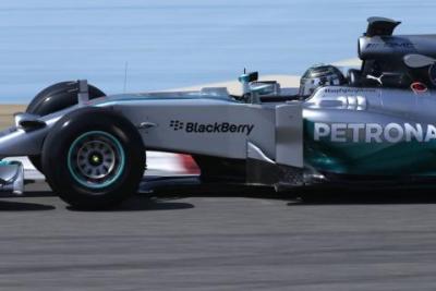 Rosberg i Hamilton dyktują tempo przed czasówką