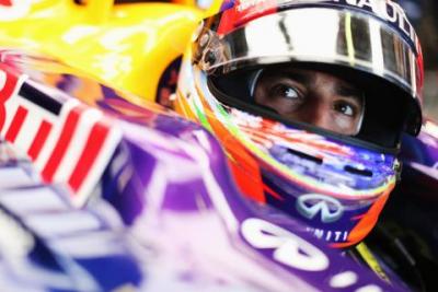 Ricciardo najszybszy na mokrym torze pod Szanghajem