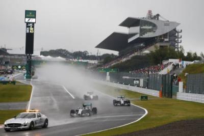 Kierowcy F1 chcą od Pirelli lepszych opon deszczowych 