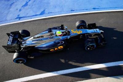 McLaren z silnikiem Hondy zadebiutował na torze
