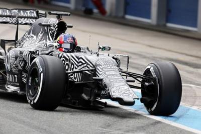Red Bull zmuszony do testowania RB11 bez przedniego skrzydła