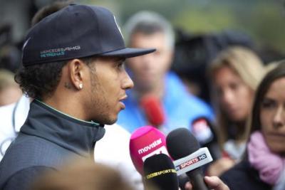 Brytyjskie media łączą Hamiltona z Ferrari
