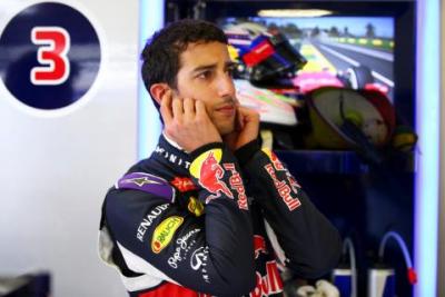Ricciardo spodziewa się trzech postojów podczas wyścigu