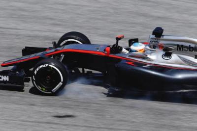 McLaren cały czas traci przeszło 100 KM?