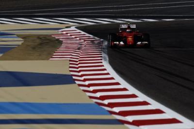 Ferrari najszybsze po pierwszym treningu w Bahrajnie