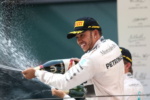 Hamilton w końcu przedłużył kontrakt z Mercedesem