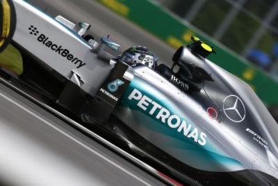 Q2: Rosberg szybszy od Hamiltona na średniej oponie