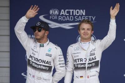 Rosberg zdobywa pole position w skróconych kwalifikacjach
