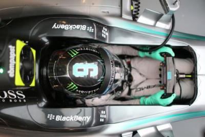 Rosberg wygrywa skróconą sesję kwalifikacyjną przed GP USA