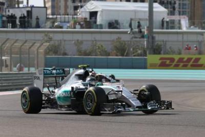 Rosberg utrzymuje przewagę przed sesją kwalifikacyjną