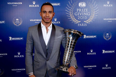 Hamilton odebrał trofeum na gali FIA