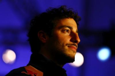 Ricciardo brakuje prawdziwych prezentacji bolidów
