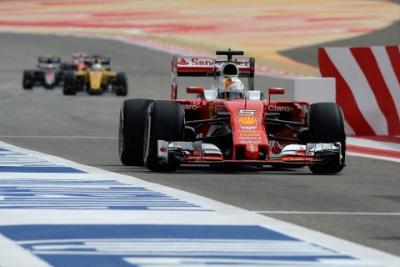 Ferrari najszybsze przed kwalifikacjami do GP Bahrajnu