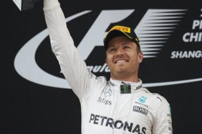 Rosberg w Chinach wygrywa po raz trzeci w sezonie
