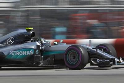 Hamilton najszybszy, Rosberg z problemami technicznymi