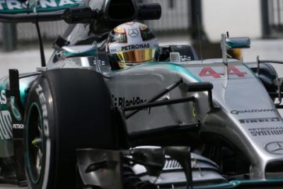 Hamilton znowu nieco szybszy od Rosberga