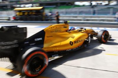 Wyjątkowo gorący początek weekendu dla Renault