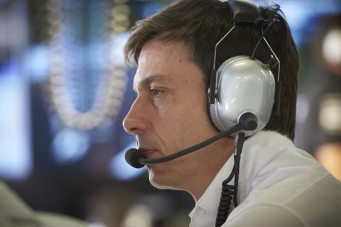 Wolff: nie wiedziałem o decyzji Rosberga