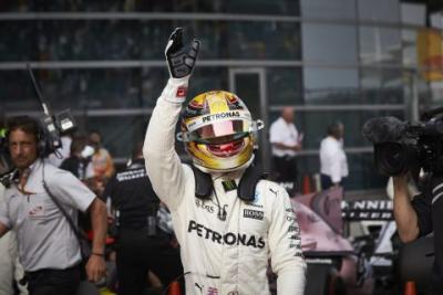 Hamilton wygrywa po raz piąty w Chinach
