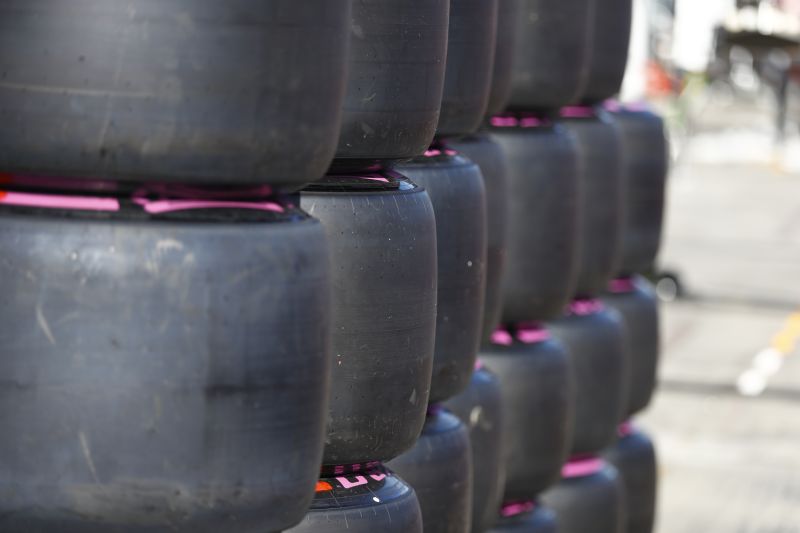 Pirelli zastanawia się nad zmianą doboru opon na tor Silverstone