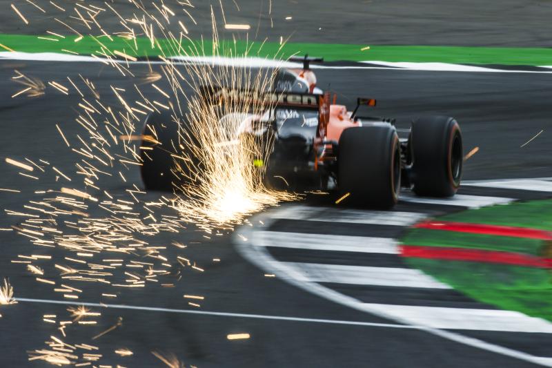 Silnik Renault przyspieszy McLarena o sekundę?