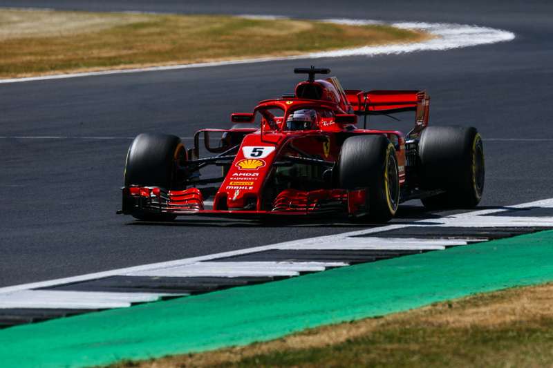 Q1: Vettel najszybszy na miękkich oponach
