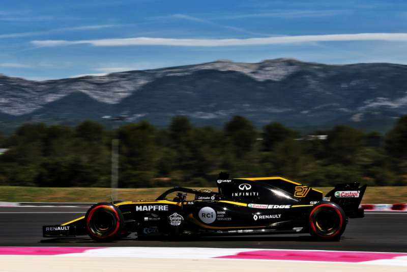 Renault jest wstępnie zadowolone z nowego przedniego skrzydła